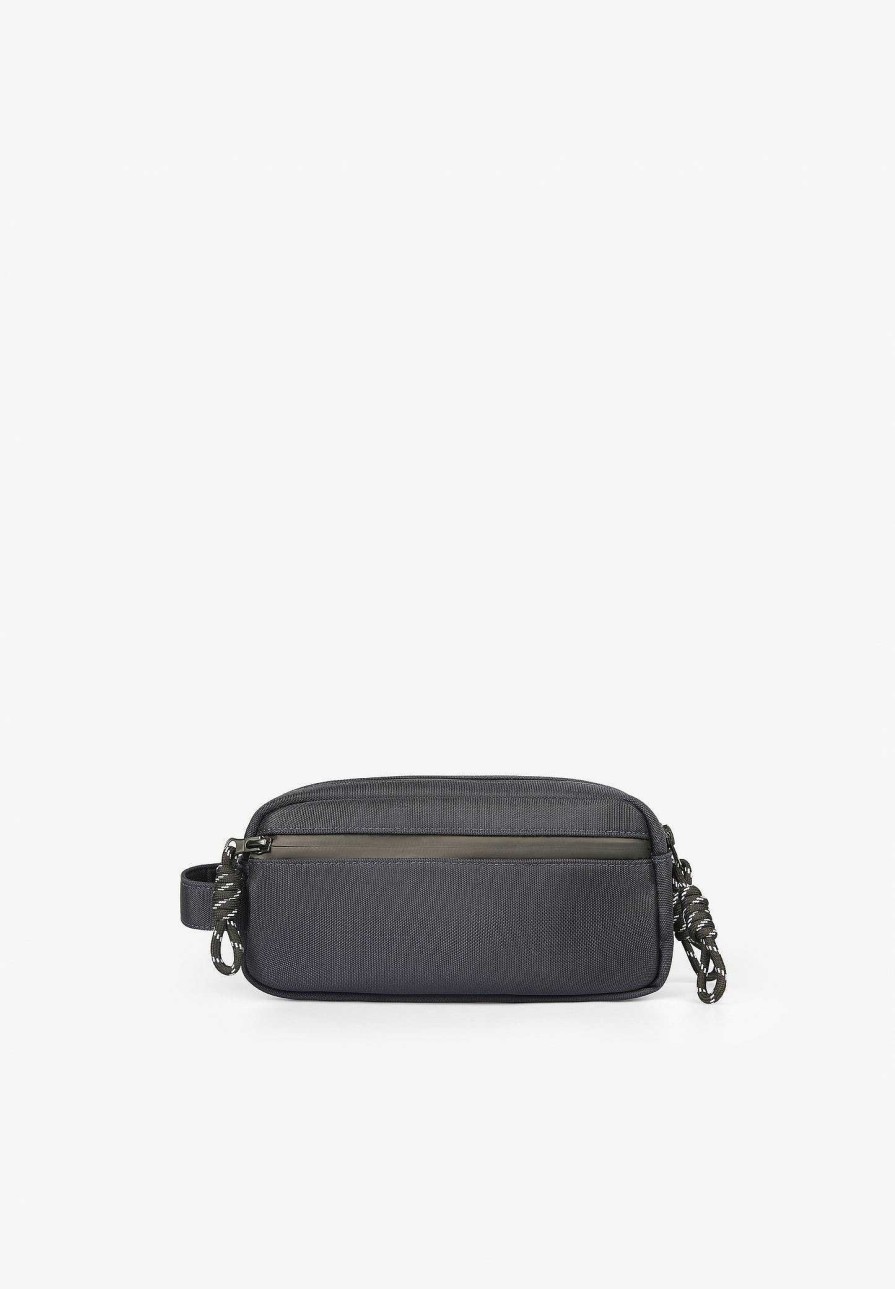 Scalpers Front Skull Toiletry Bag | Backpacks And Toiletry Bags