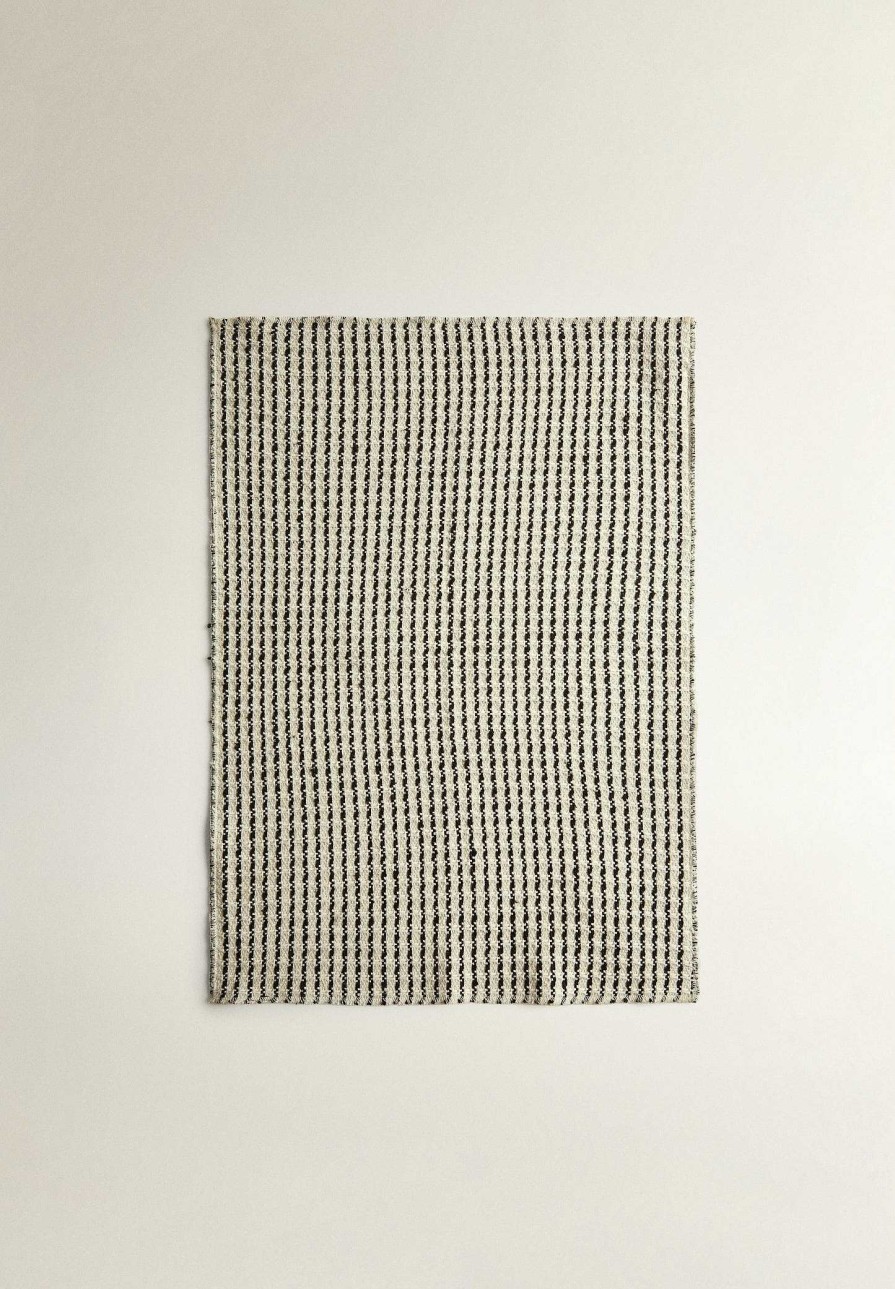 Scalpers Striped Structure Individual Set | Table Linen